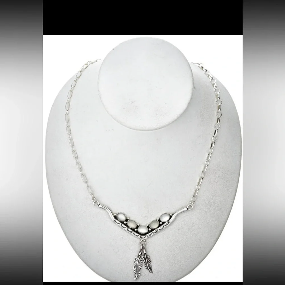 Authentic Navajo sterling silver and mother of pearl. Gorgeous! - Picture 3 of 3